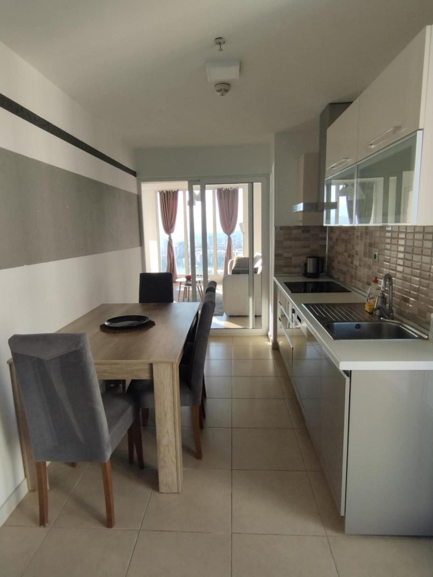 Skopje Sky City 19Th Floor Twin & 12Th Floor & 25Th & 33 Floor Apartments & With Pool & Spa & Gym & Parking Included In Price Exterior foto
